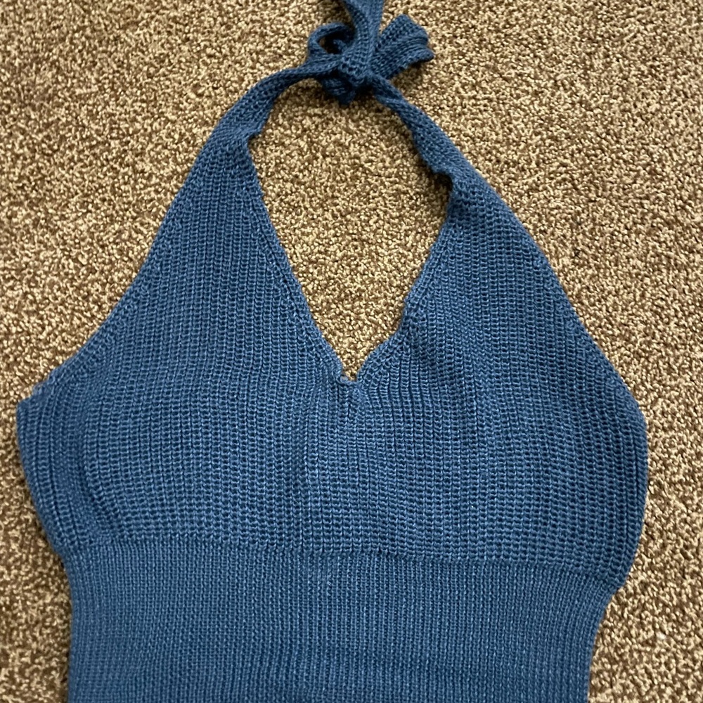 Tops - Picture 6 of 16